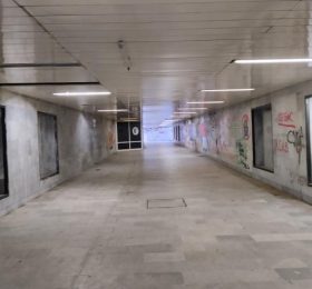 Пешеходният подлез на спирка ж.к. “Изток” е с нов облик
