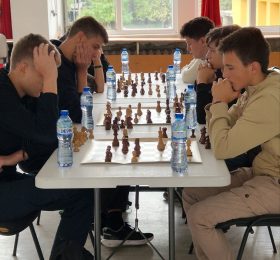 Ученическите игри в район “Изгрев” стартираха с шахмат