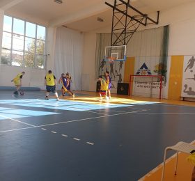 Младите баскетболисти на район „Изгрев“ показаха отборен дух и спортен хъс